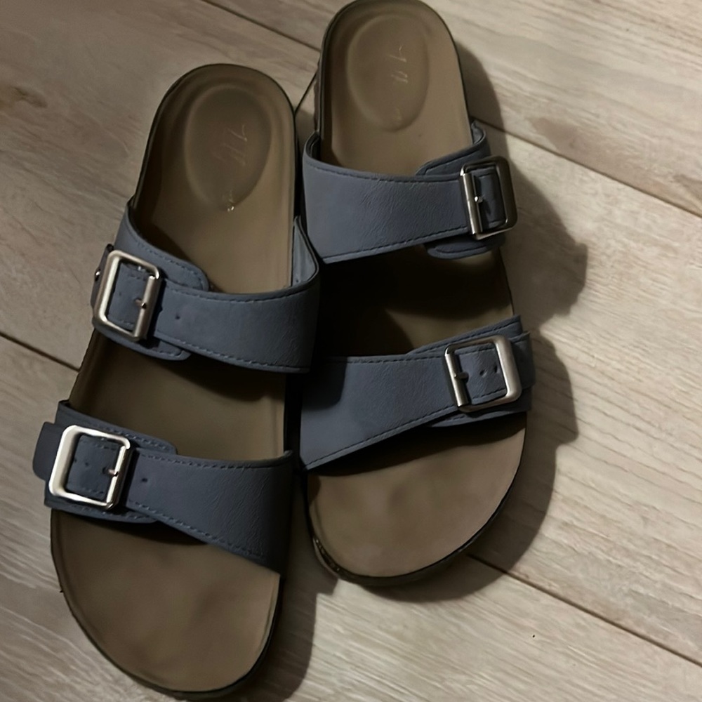 Comfy size 11 Sandals